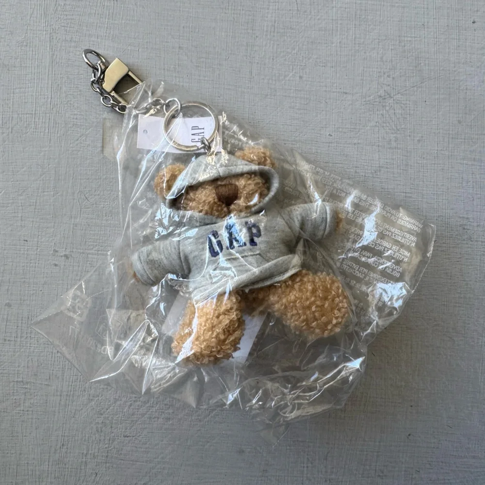 NWT GAP Brannan Bear Hoodie Keychain Charm Heather Grey Logo